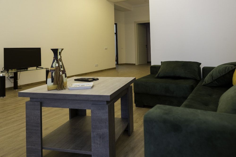 Luxury Apartments Business Double Room 4