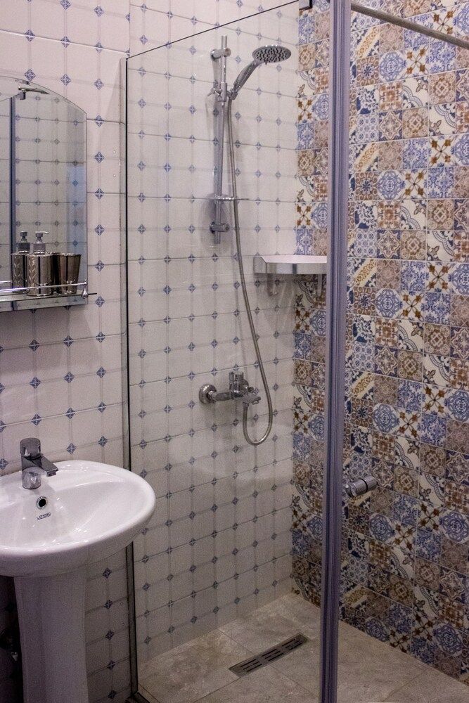 Luxury Apartments Business Double Room 11