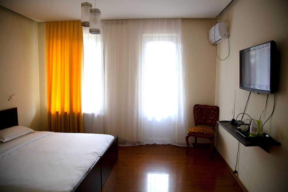 Hotel Satori Basic Double or Twin Room 8