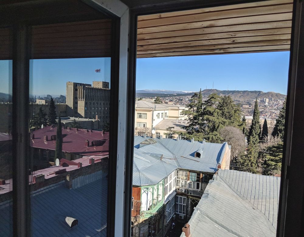 Diwan - Hostel Double Room, 1 King Bed, Mountain View 3