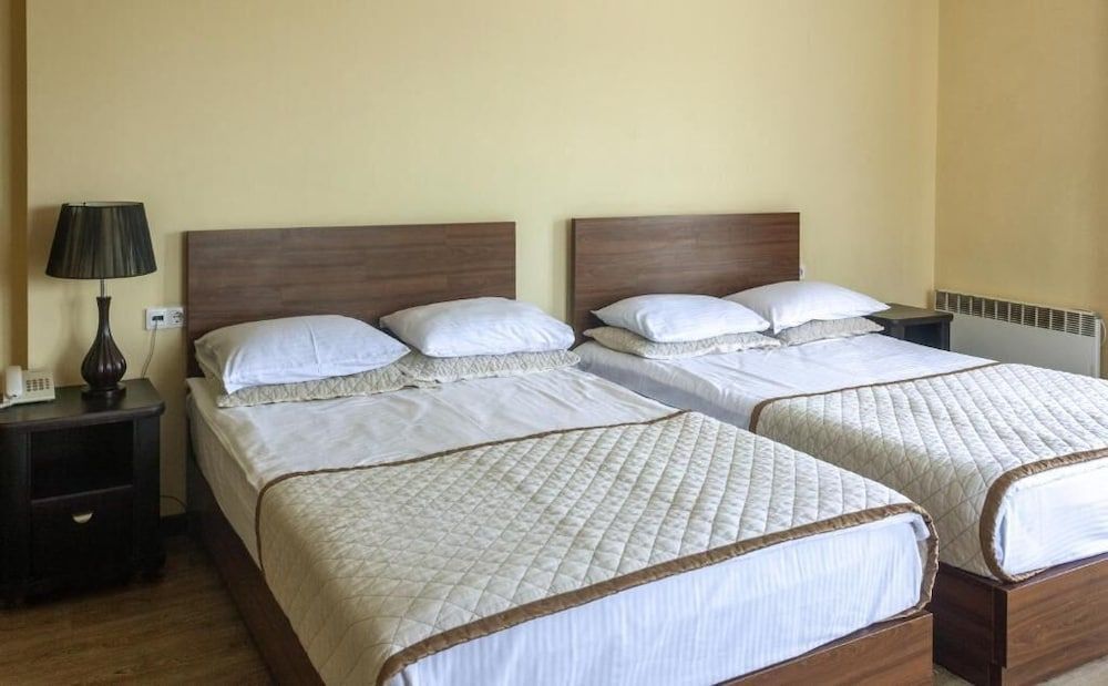 Hotel Beaumonde Garden Economy Twin Room