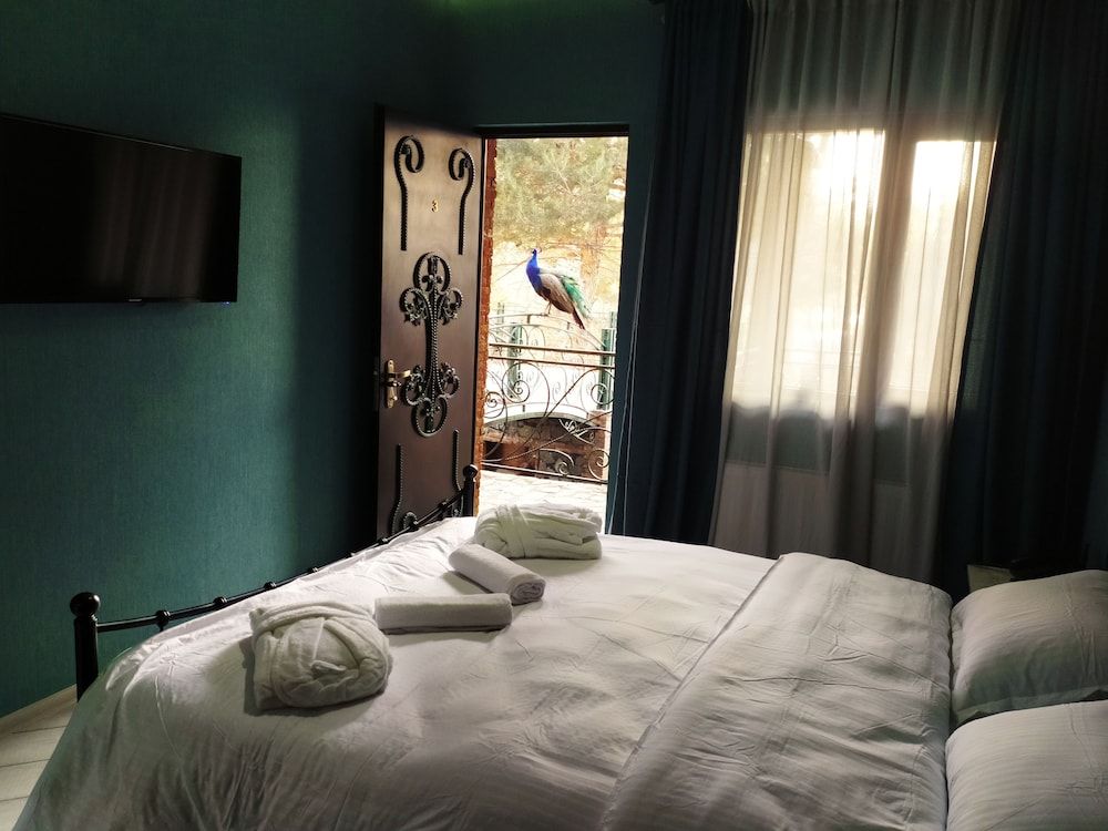 undefined Hotisi Hotel