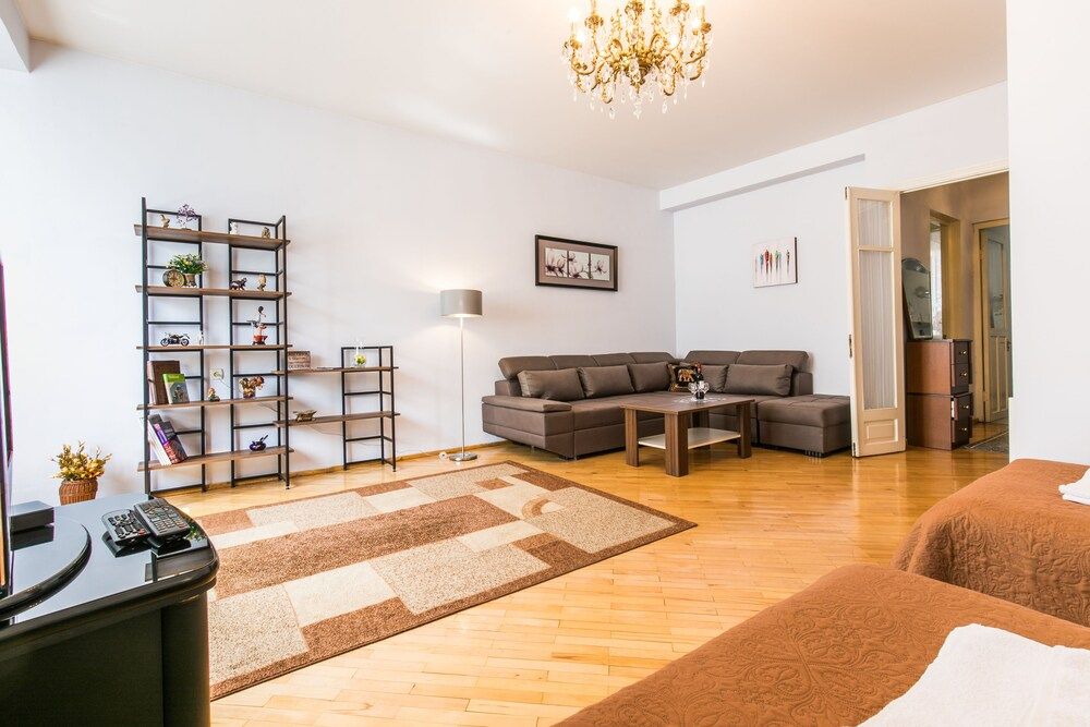 undefined Gamers apartment 9