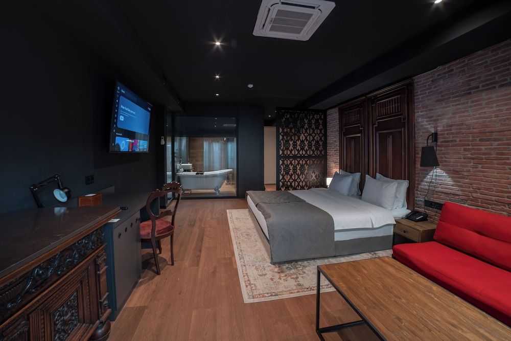 Tbilisee Hotel Double or Twin Room with Balcony 6