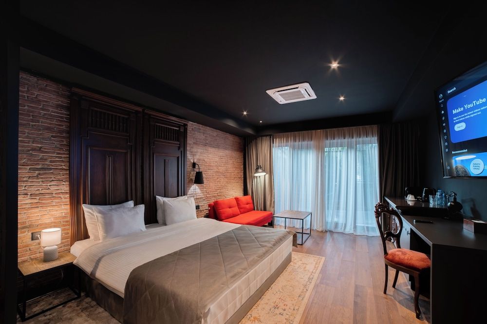 Tbilisee Hotel Double or Twin Room with Balcony 3