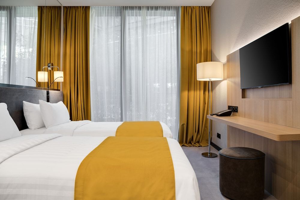 Glarros OldTown Deluxe Twin Room 3