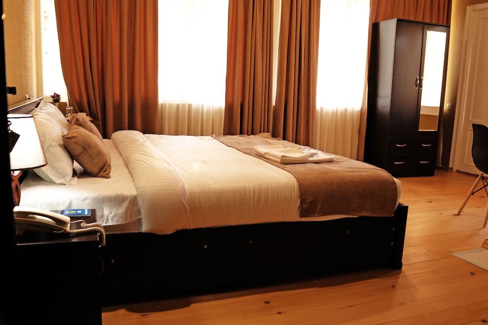 undefined SISNO HOTEL 8