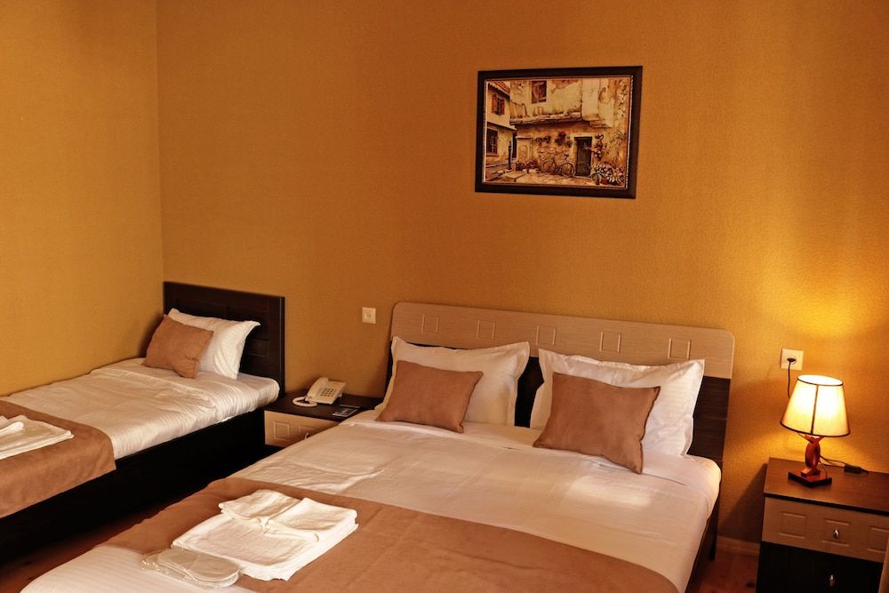 undefined Sisno Hotel 2