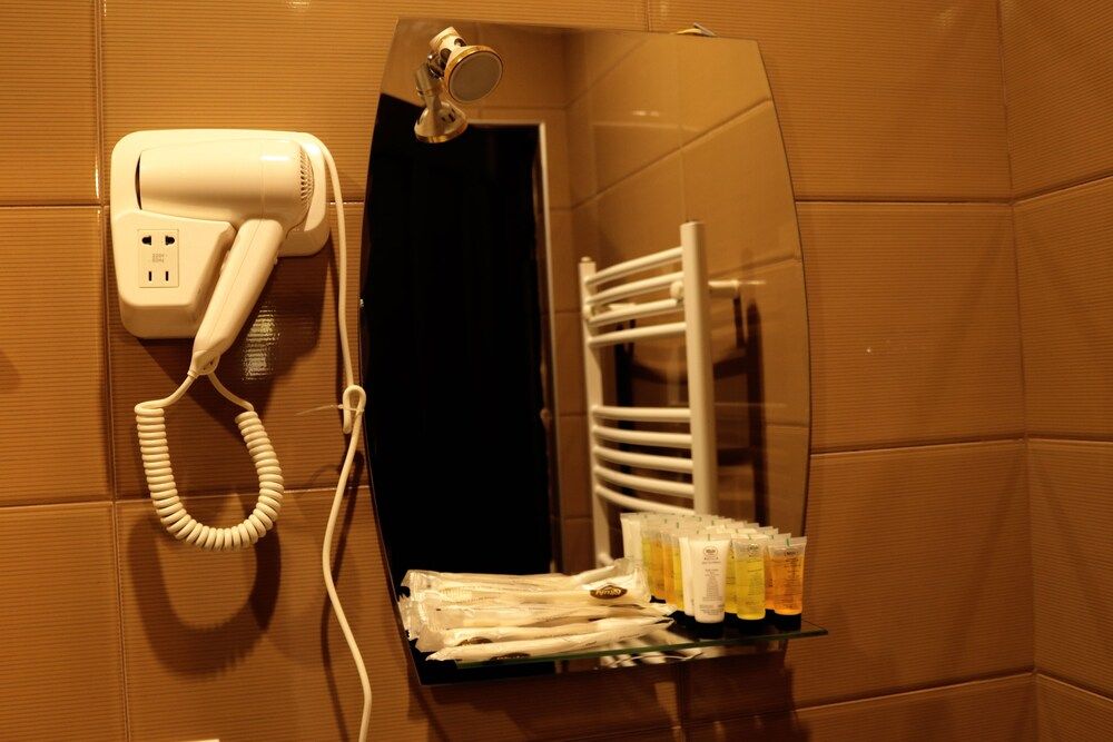 Sisno Hotel Family Room 9