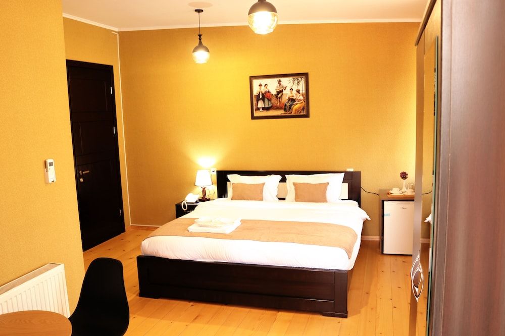 Sisno Hotel Deluxe Double Room 2