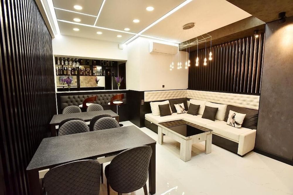 undefined Hotel Vere Tower 4