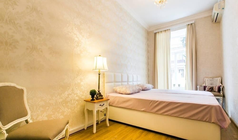 undefined Charming Apartment in Old Tbilisi