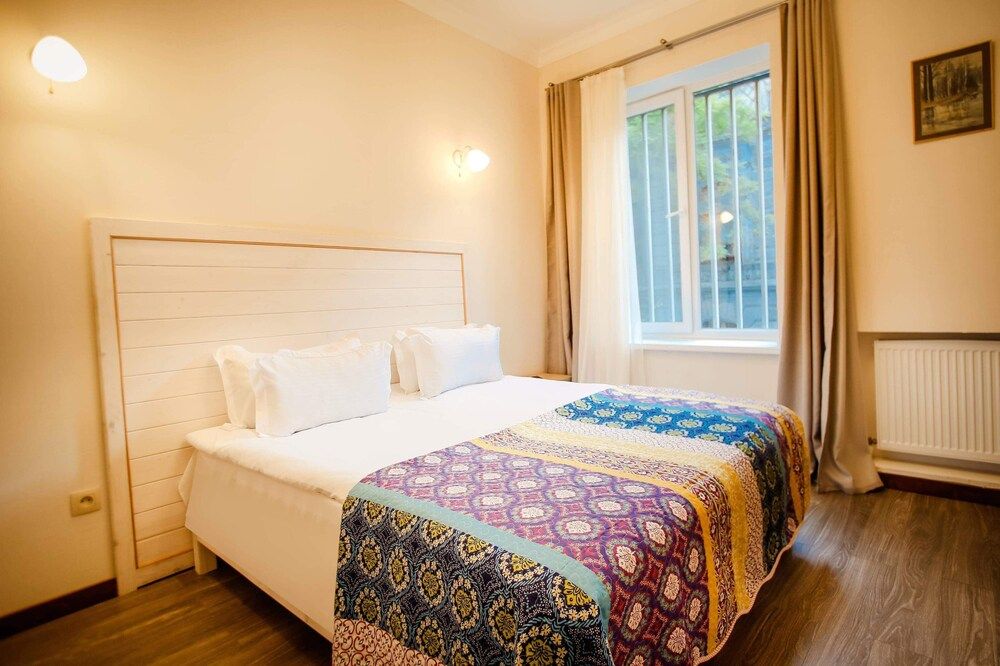 Freedom Square Apart Hotel Standard Double Room 3