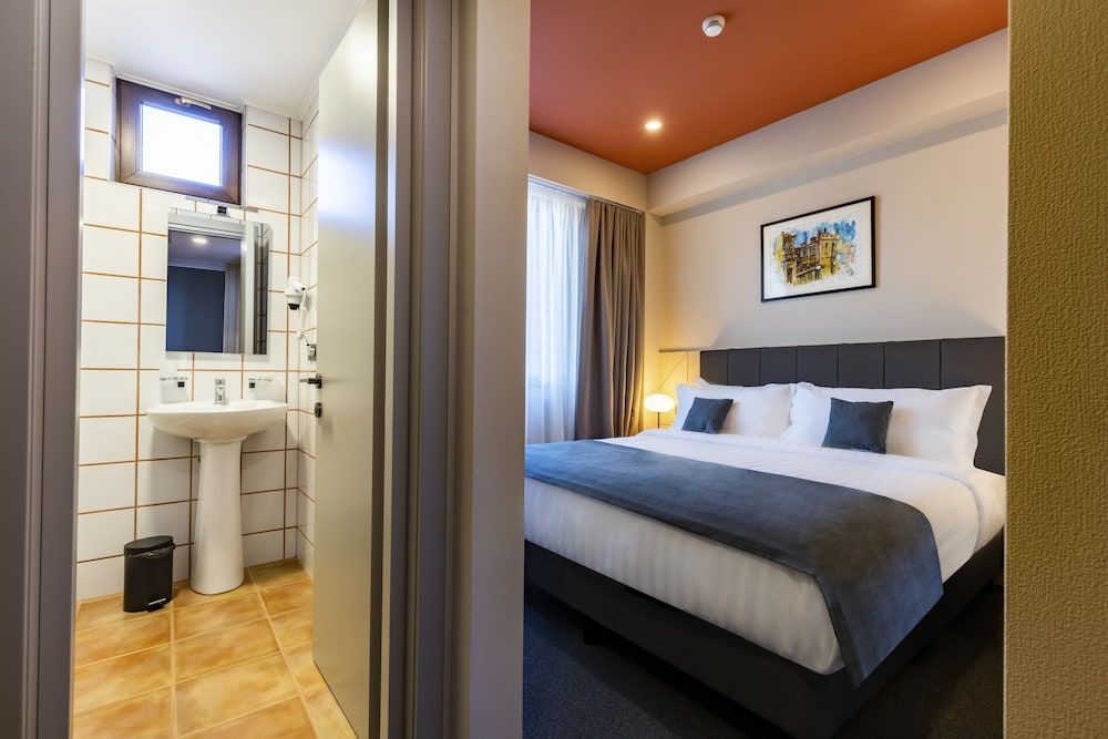 Reikartz King Tamar Tbilisi Standard Double Room with Terrace 3