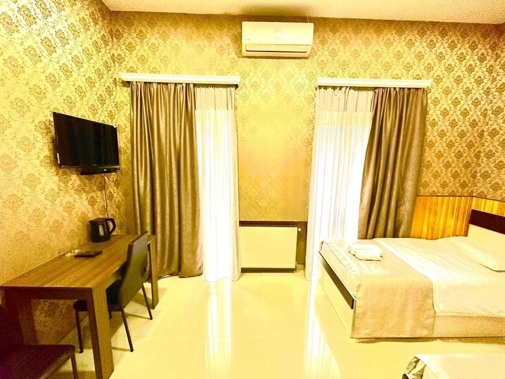 undefined Old Georgia 4