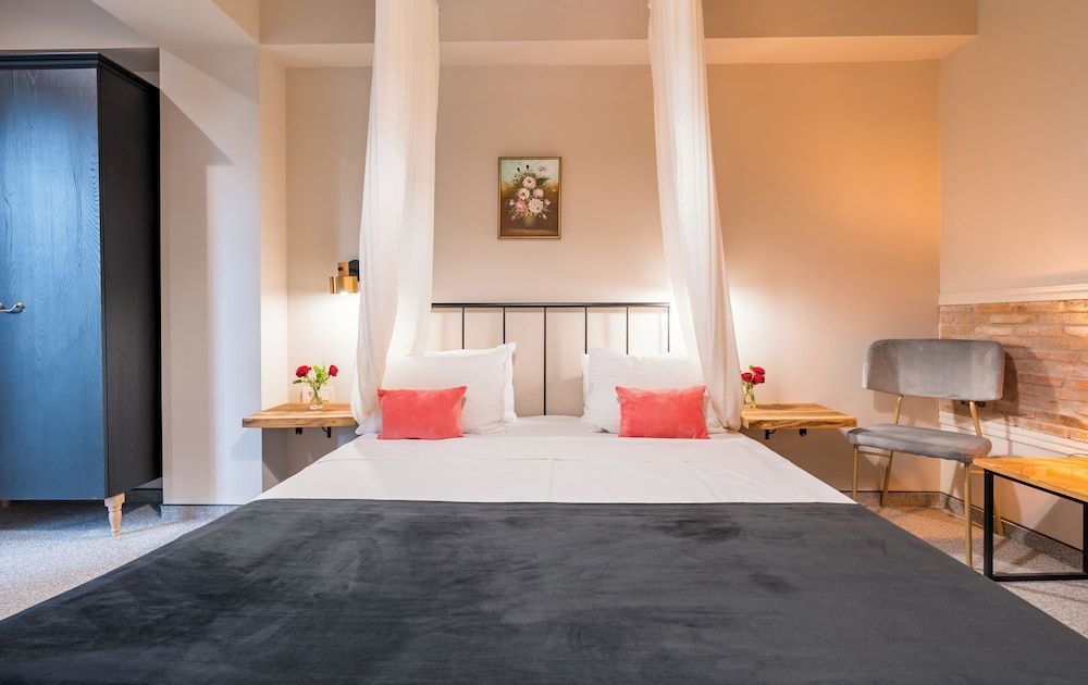 Galavani By Vintage Hotel Collections