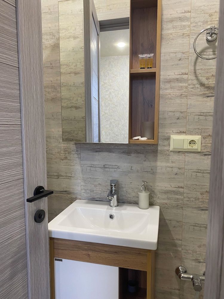 Mimino T&G Basic Double Room 61