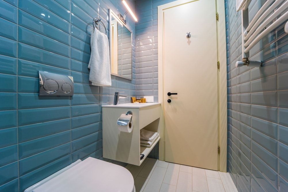 Makmani Hotel Economy Double Room 4