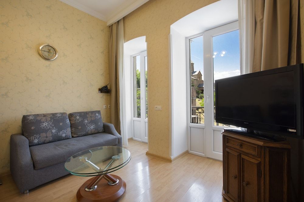 GTM Kapan Junior Suite 6