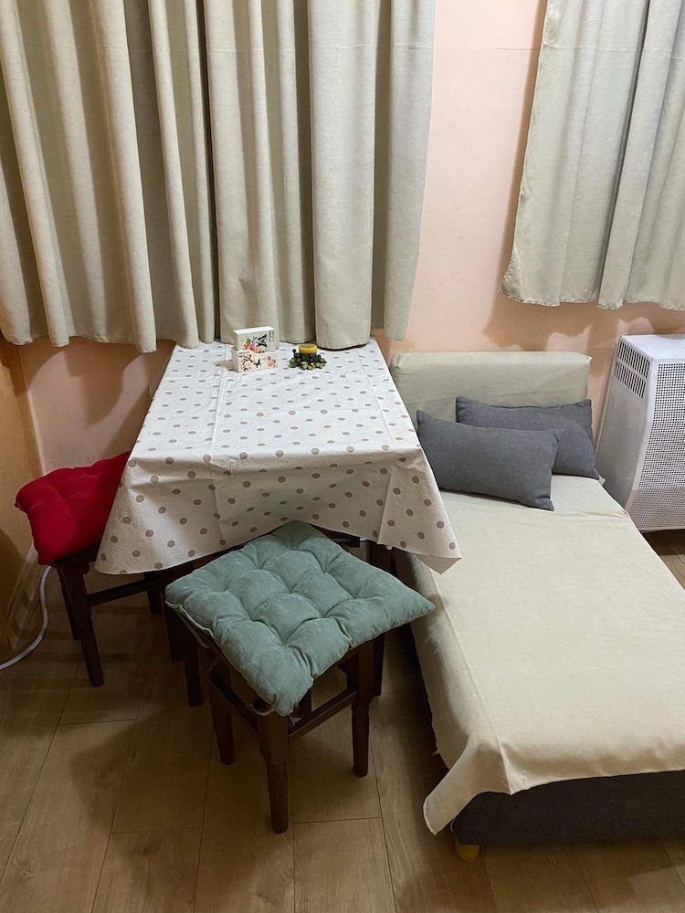 undefined Guest house in mtawminda 8