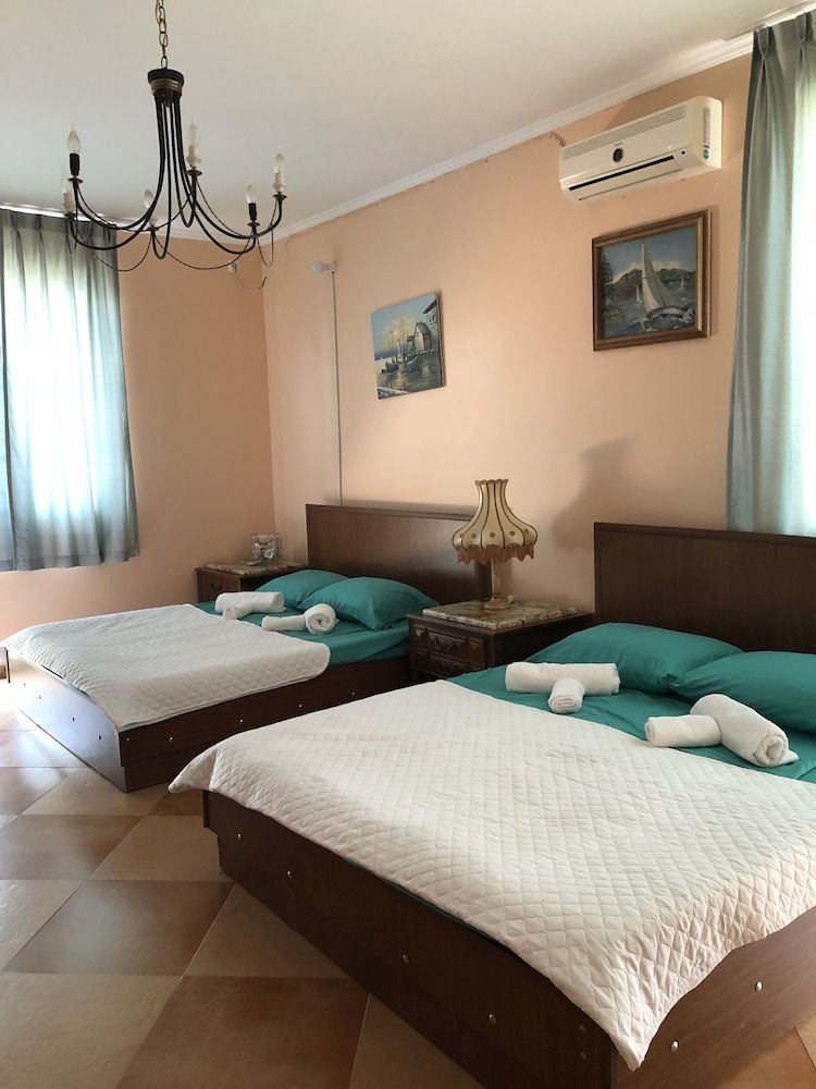 Family Room, Balcony