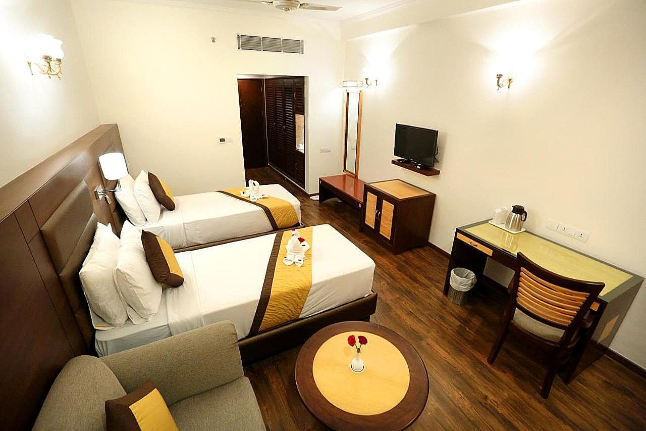 Hotel Meraden Grand Deluxe Twin Room