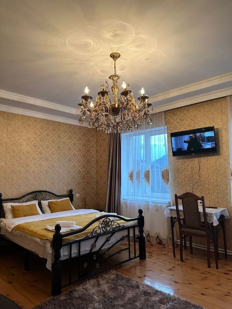 Guest House Elguja Qushashvili Comfort Room, Multiple Beds 3