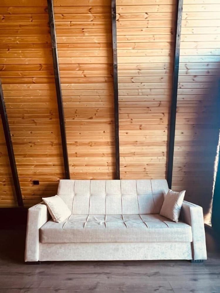 PYRAMID KAZBEGI Quadruple Room 2