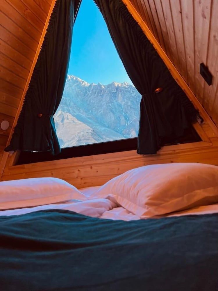 PYRAMID KAZBEGI Quadruple Room 5