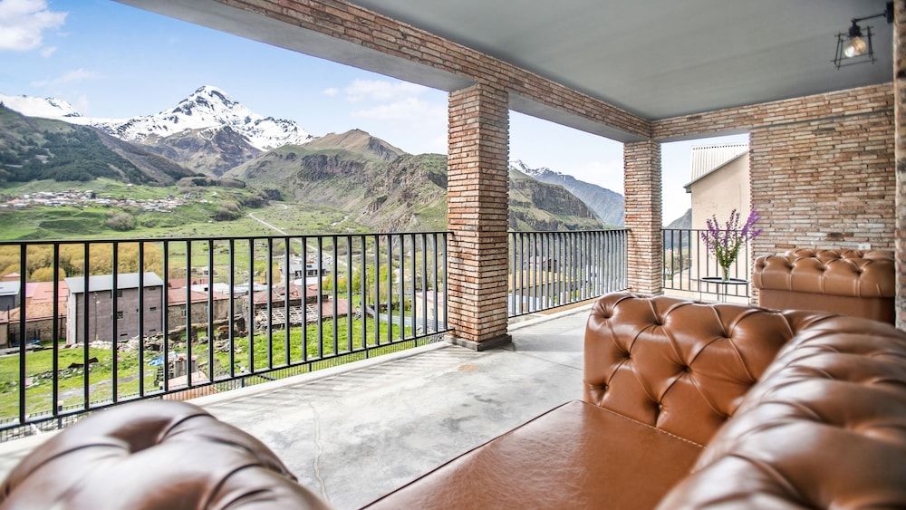 Hotel Memoir Kazbegi Family Studio 7