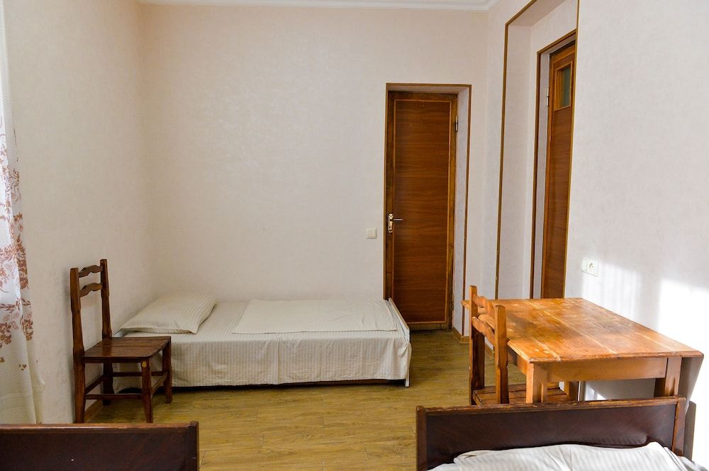 Economy Triple Room