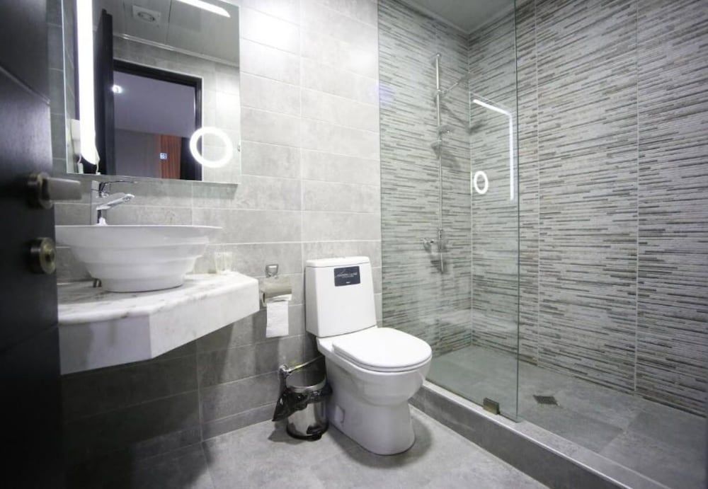 West Tower Hotel Standard Double Room 9