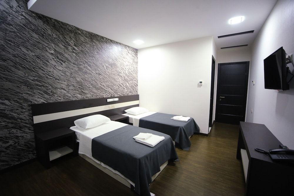 West Tower Hotel Standard Twin Room 5