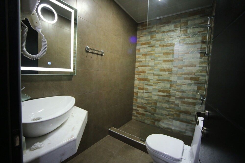 West Tower Hotel Standard Double Room 8