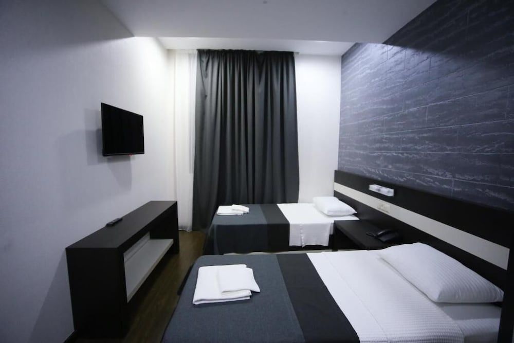 West Tower Hotel Standard Twin Room 2