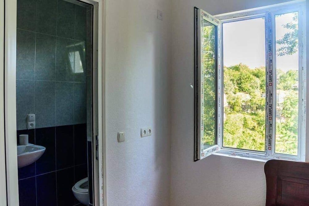 Guest House Kharabadze Family Standard Triple Room 5