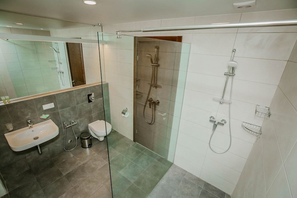 Kutaisi Inn Economy Twin Room 5