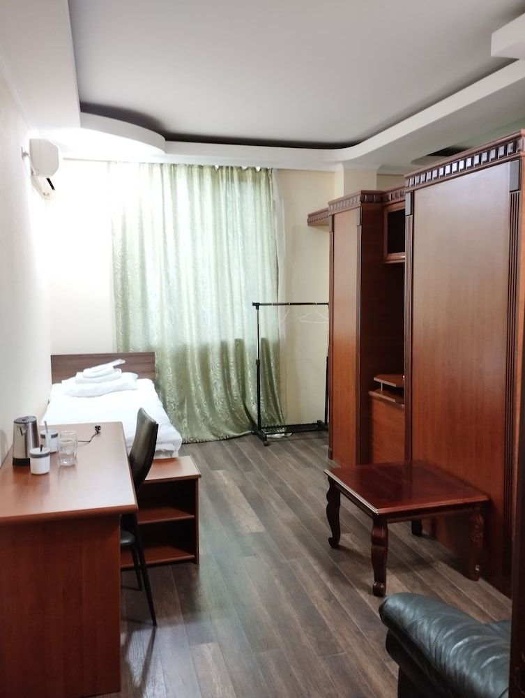 Aeetes Palace Standard Triple Room 6