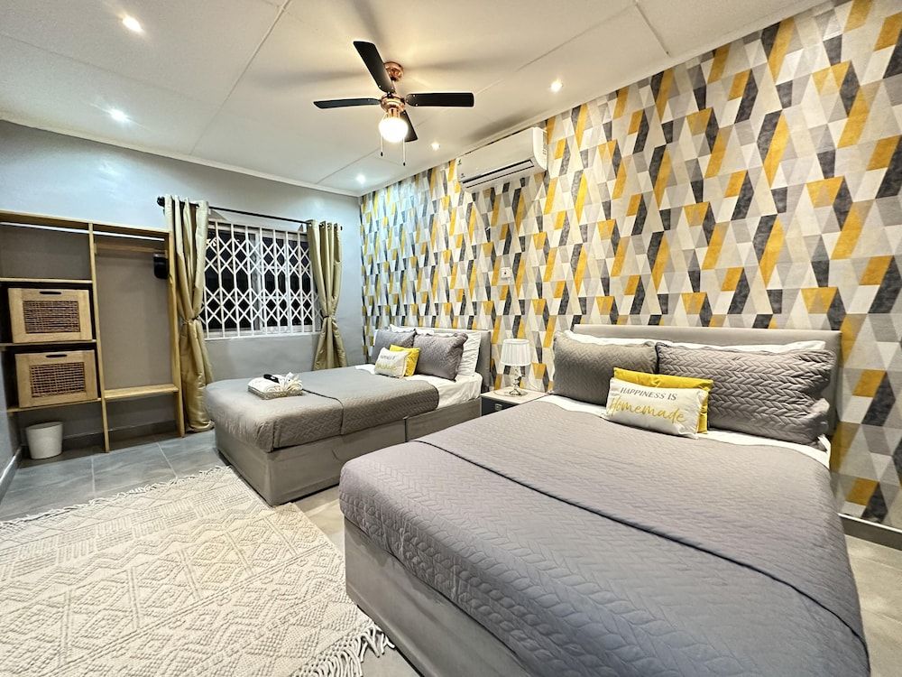 Luxurious Villa With Private Pool, Hot Tub and Bar House 4