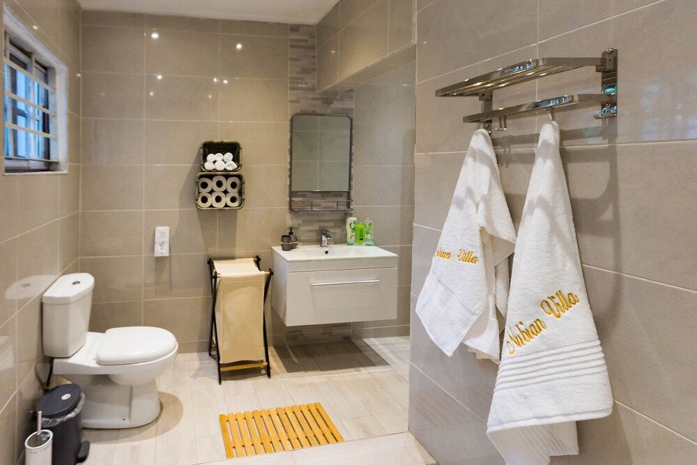 Luxurious Villa With Private Pool, Hot Tub and Bar House 14