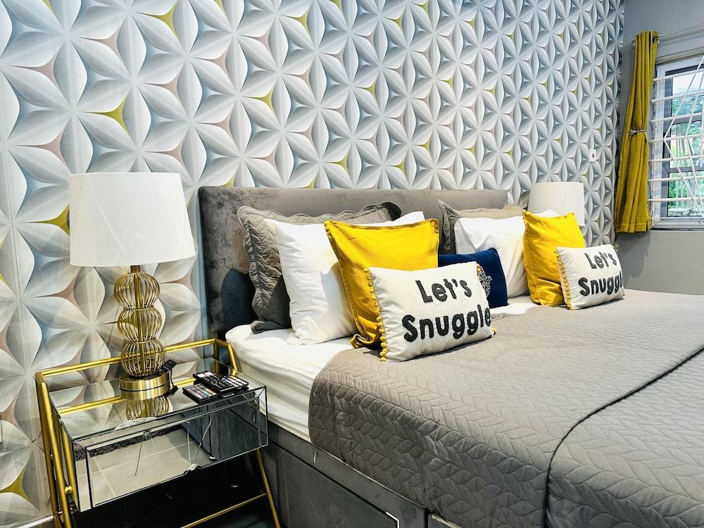 Luxurious Villa With Private Pool, Hot Tub and Bar House 8