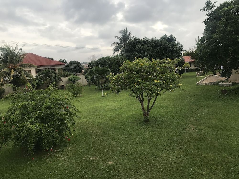 Whispers  Guest House Comfort Room 3