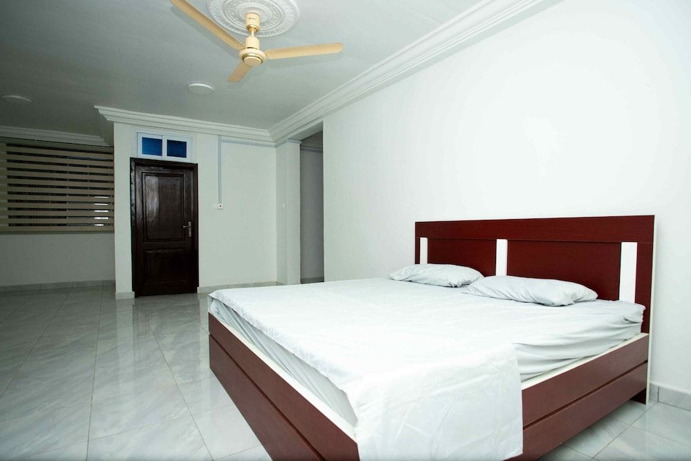 The Boaz Executive Place