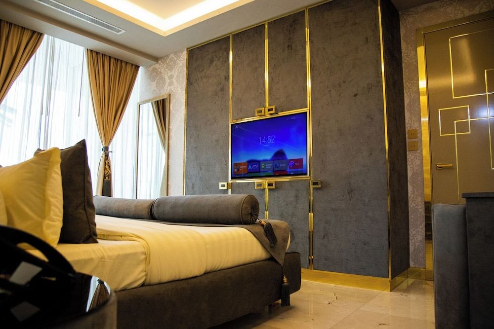Executive Suite