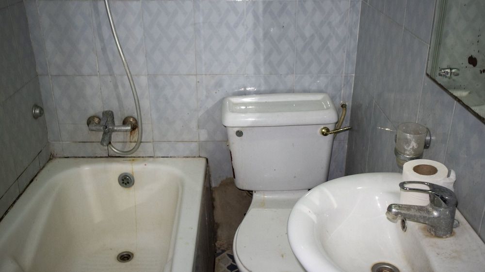 Gulf Suites Hotel Standard Twin Room 3