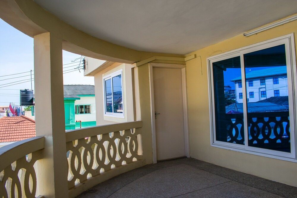 Brannic Lodge - Hostel Bed in 8-Bed Mixed Dormitory (4) 4