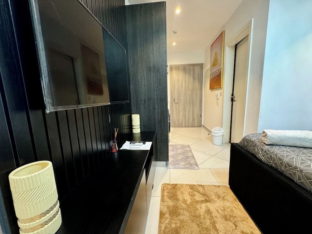 Unique Homes by Lennox Executive Studio, 1 Queen Bed 76