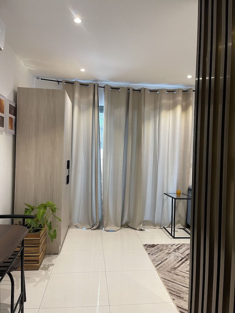 Unique Homes by Lennox Executive Studio, 1 Queen Bed 85