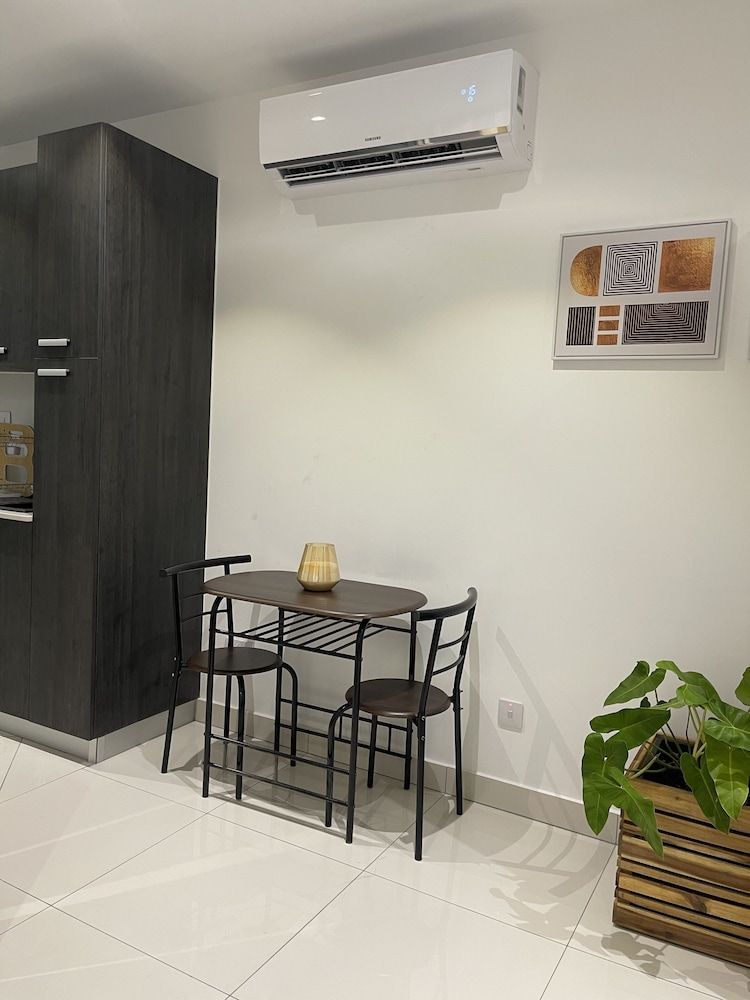 Unique Homes by Lennox Executive Studio, 1 Queen Bed 83