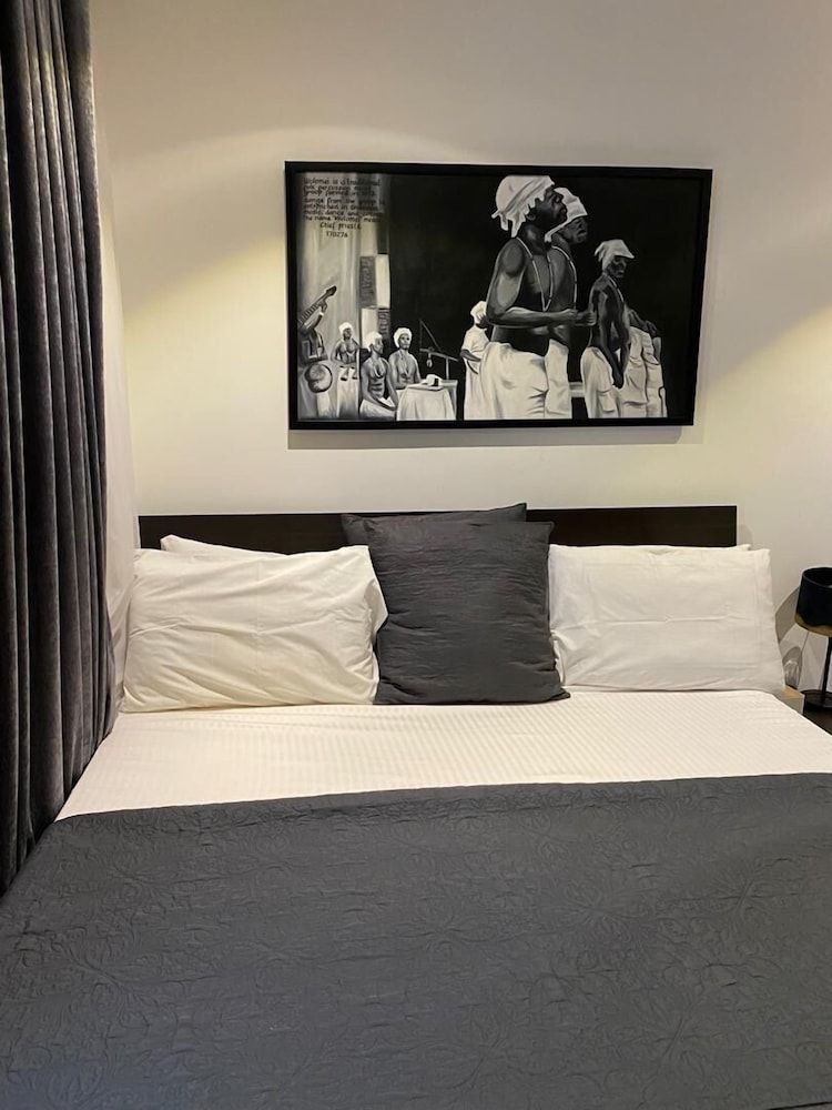 Unique Homes by Lennox Executive Studio, 1 Queen Bed 24